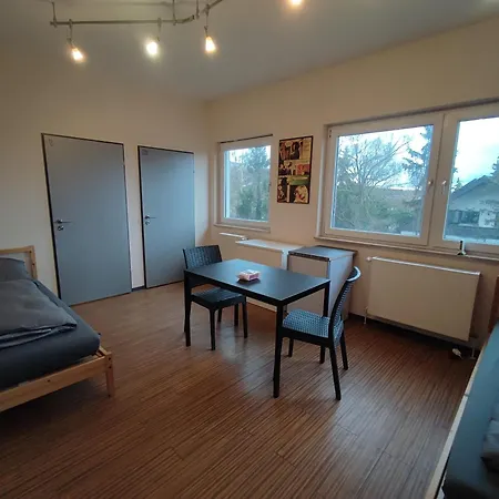 Apartamento Monter24- Hk2 Grosse Monteurs Mainz, Wiesbaden, Ruesselsheim, Gute Anbindung Hochheim am Main